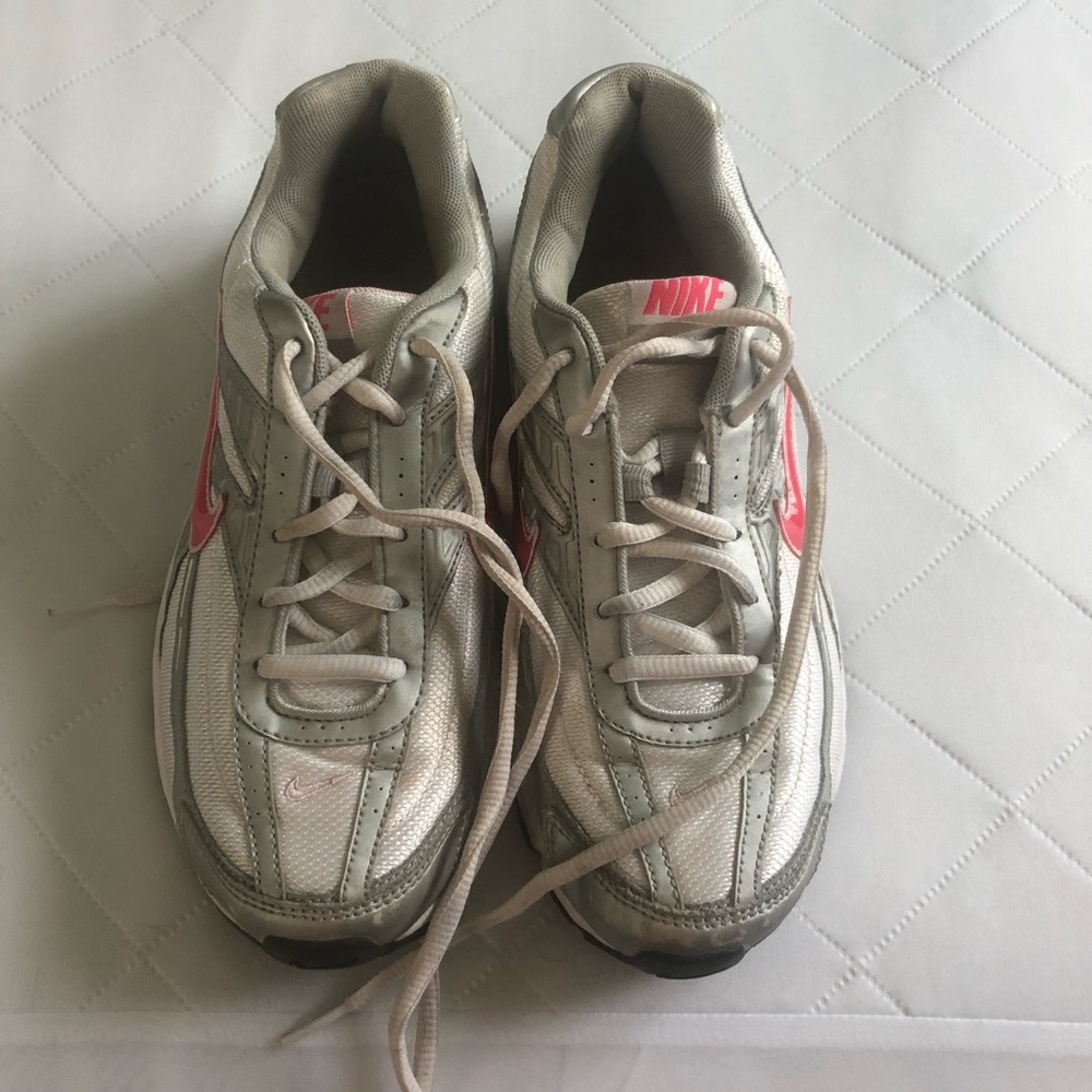 Nike Size 8 Initiator White Silver Pink Shoes